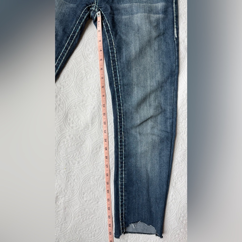 True Religion Joey Super T Low Rise Jeans Rainbow Stitch Denim Jeweled Size 26 - Picture 13 of 13
